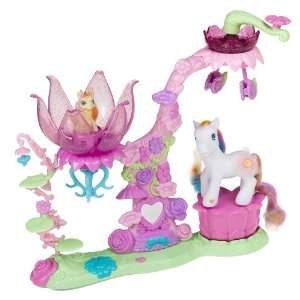    Hasbro My Little Pony Twist & Style Petal Parlor Toys & Games
