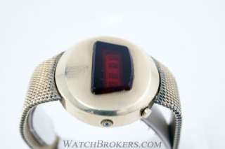 Vintage 1970s Jaeger LeCoultre Master Quartz LED Mens Quartz Watch 