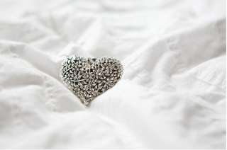 4571 New Fashion Jewelry Silver Retro Hollow Heart Pendant Necklace 