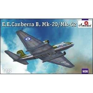  EE Canberra B Mk 20/62 Bomber 1 144 Amodel Toys & Games