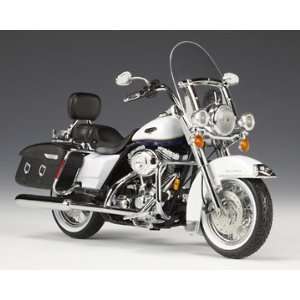  2007 Harley Davidson FLHRC Road King Classic Motorcycle in 