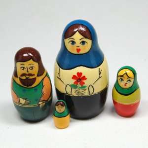  Russian Maiden and Family, Four Part Nesting Doll Toys 