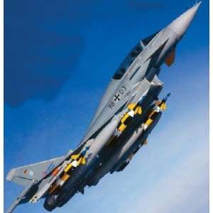  REVELL OF GERMANY   1/48 Eurofighter Typhoon Twin Seater 