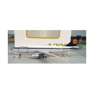  Dragon Wings TWA B717 200 Toys & Games