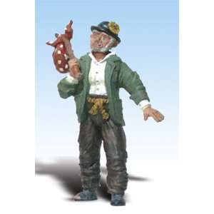  Woodland Scenics G Hobo w/Red Pouch WOOA2529 Toys & Games