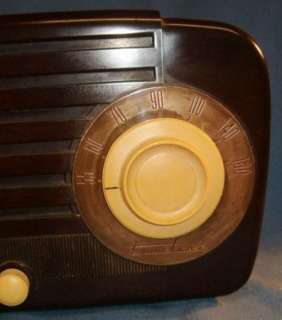 vintage 1940s art deco TRUETONE bakelite TUBE clock radio PLAYS  