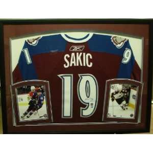  Joe Sakic Framed Jersey   NHL Jerseys
