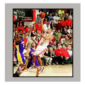 Kyle Lowry Photograph in a 11 x 14 Matted Photograph Frame  