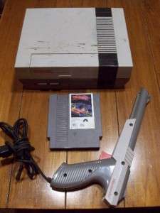   Vintage NINTENDO NES System with ZAPPER GUN & Days of Thunder   AS IS