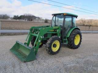 GOOD JOHN DEERE 5520 4X4 TRACTOR WITH CAB AND LOADER, 800 HOURS, NICE 