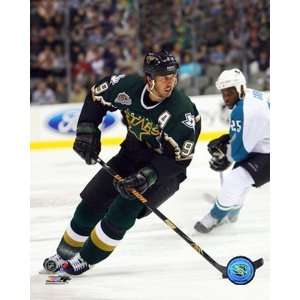  Mike Modano   06 / 07 Home Action Finest LAMINATED Print 