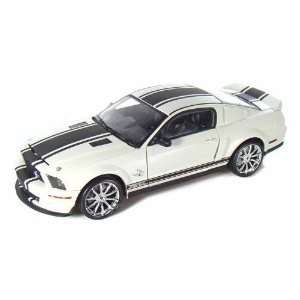  2008 Shelby GT500 Super Snake 1/18 White w/Black Stripes 