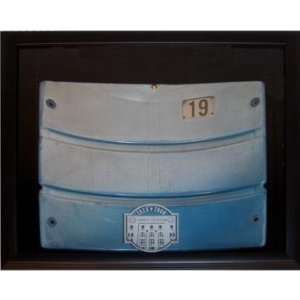  Authentic Yankee Stadium Seatback w/Acrylic Display Case 