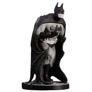  Batman Black and White Statue   Ethan Van Sciver 