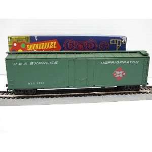  REA 50 Express Reefer #7592 HO Scale by Roundhouse Toys & Games