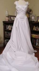 amour White Bridal Wedding Gown Sample Dress Size 8 $399 style no 