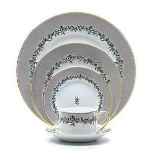Vera Wang Holly Wreath Open Vegetable Serving Pieces 