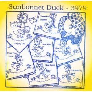  8100 PT W Sunbonnet Duck by Aunt Marthas 3979 Arts 