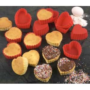  HEART SHAPED SILICONE CUPCAKE MOLDS   SET OF 12 Kitchen 