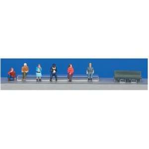  SceneMaster HO Scale Figure Sets   People Sitting Toys & Games