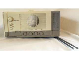   ELECTRIC SPACEMAKER COLOR TV WITH FM/AM RADIO MODEL 7 7660B  