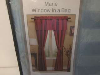 VICTORIA CLASSIC WINDOW IN A BAG. 100% POLYESTER  
