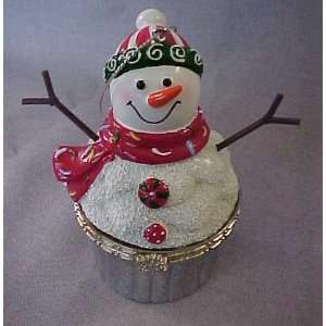  SNOWMAN CUPCAKE WITH RED SKI HAT AND RED SCARF   TRINKET 