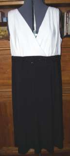 DRESS BARN WOMAN COLLECTION CHIC BLACK/WHITE SURPLICE COCKTAIL DRESS 