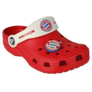 Crocs   Kinder   Bayern Munchen FC Cayman   Rot  Schuhe 