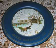 round metal toleware plate Merry Christmas 1976  