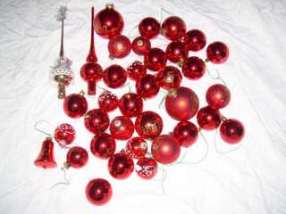 Rote Christbaumkugeln, Weihnachtskugeln, Tannebaumschmuck in Nordrhein 