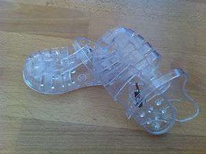   baskets squelettes chaussures en plastique bebe taille 21 