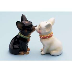    KISSING DOGS SALT & PEPPER SHAKERS (Chihuahua) 