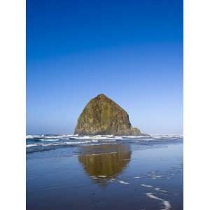 Haystack Rock, Cannon Beach, Oregon, United States of America, North 