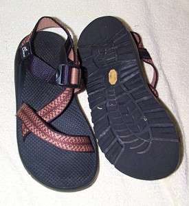 CHACO .M10. awesome strap sport sandals men sz 10 w/ VIBRAM sole 