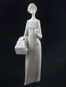 LLADRO Tall LADY DRESSMAKER Figurine Martinez Retired  