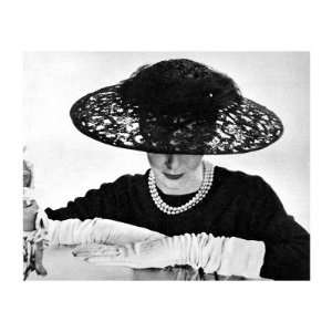 Illustration Showin a Black Lace Straw Ascot Hat, its Large Crown 